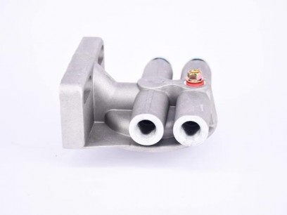 Кронштейн фильтра топливного  PL420 VG1560080014 M16
